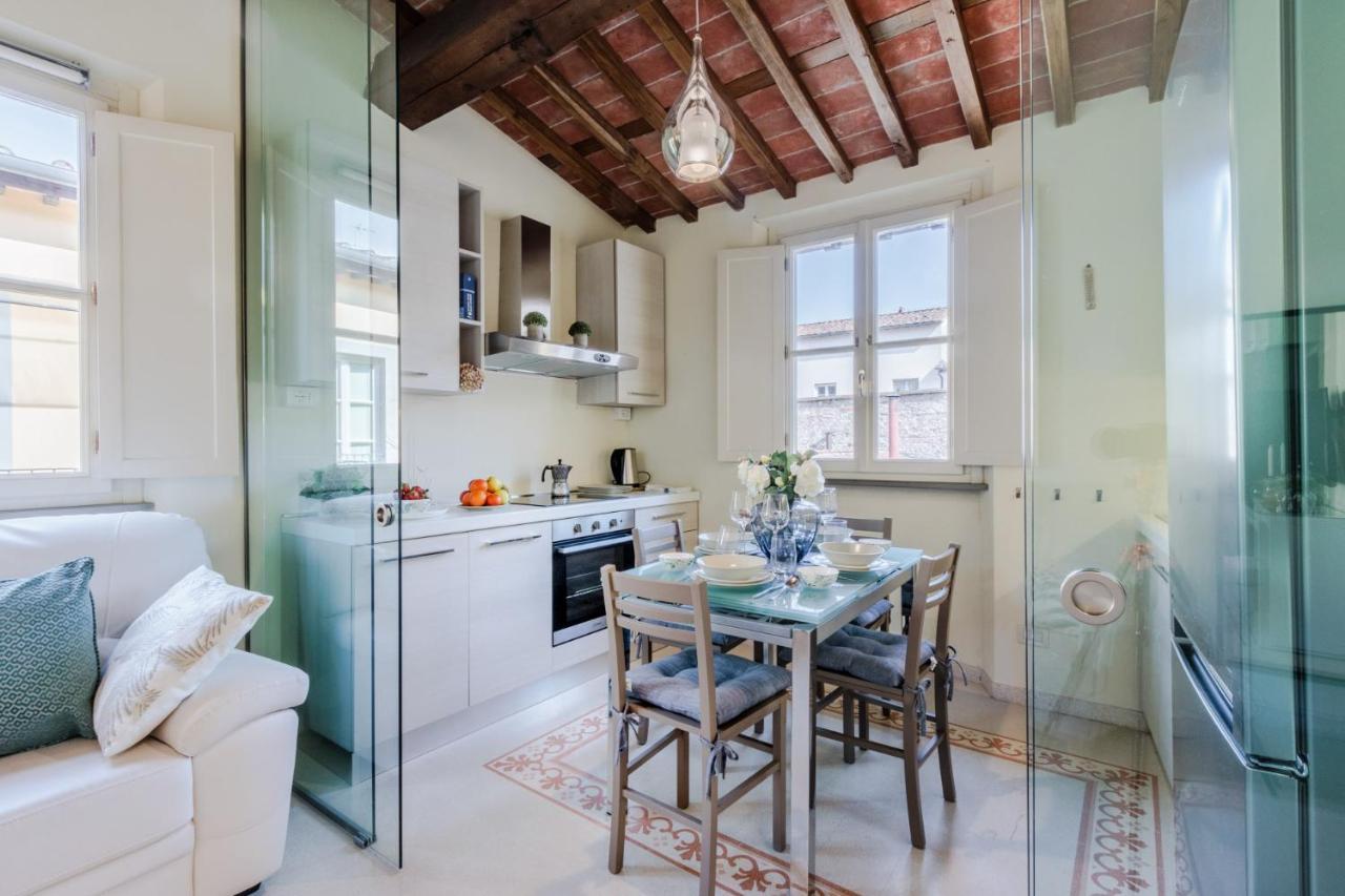 Helene Smart Flat With Elevator Inside Lucca Apartment Exterior photo