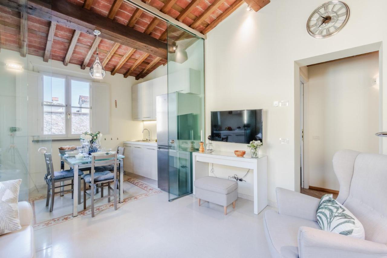 Helene Smart Flat With Elevator Inside Lucca Apartment Exterior photo