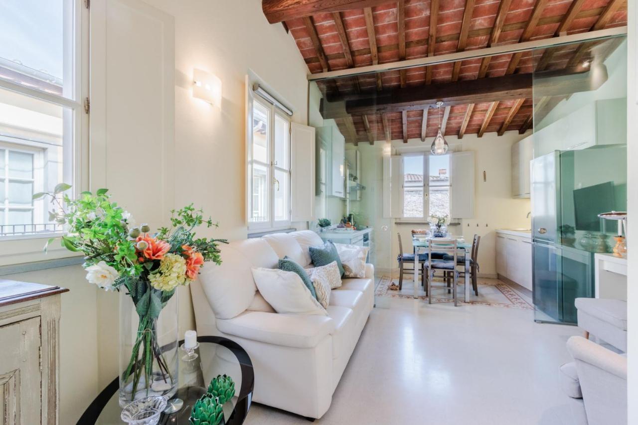 Helene Smart Flat With Elevator Inside Lucca Apartment Exterior photo